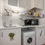 Cosy Apartment Well Located In Paris Center